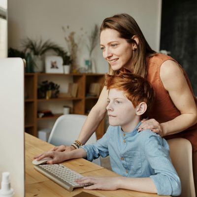 Seja o líder que guia sua família e seus filhos para o caminho certo.